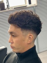 ビジネスパーマ[メンズカット/メンズパーマ/波巻きパーマ/フェザーパーマ/短髪/ツーブロック/眉毛/柏駅] 