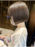 20代30代大人可愛い小顔ボブ前下がりショートハイライト