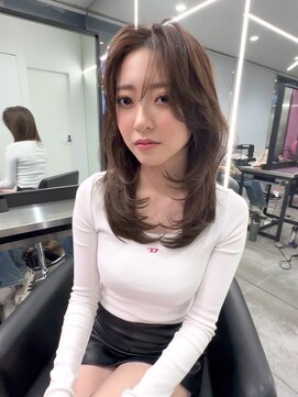 アース コアフュールボーテ 上田店(EARTH coiffure beaute) ナチュラルベージュ_ヨシンモリ_顔周りレイヤー_レイヤーカット