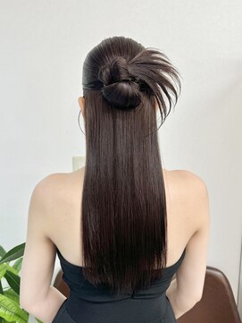 ルーナ(Luna) 綺麗め韓国風カチモリハーフアップアレンジ