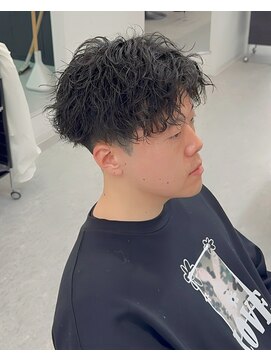 ブライト(BRIGHT) センターパートツイストスパイラルパーマ