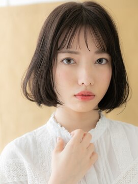 カバーヘア ブリス 上尾西口店(COVER HAIR bliss) 暗めカラーチャコールグレーワンカール小顔ボブ311W上尾0代30代