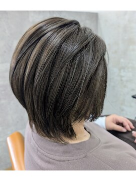 イル(iru) 白髪ぼかし/オリーブグレージュ/ハイライト