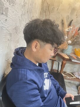 コンセプト(CONCEPT) スペインカール風メンズパーマ