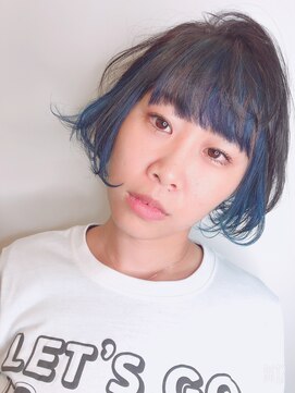 シーデン(C-den) 新色ブルー！インナーカラー×イルミナ×人気の切りっぱなしボブ