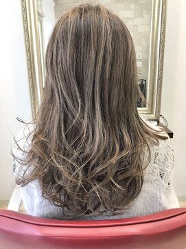ヘアーサロン イルア 北越谷(hair salon I'LUNA) グレージュハイトーン