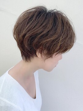 アヴァロン(AVALON) お手入れ簡単！くびれマッシュショート×クセ風ボタニカルパーマ