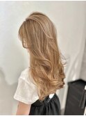 レイヤーカット　ブリーチ有りミルクティーベージュ