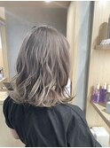 ハイトーングレージュ