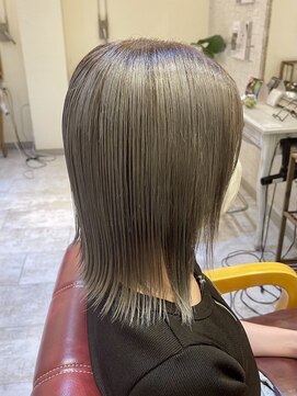 クオリア(Quaria) シルバーアッシュ/グレージュ/バレイヤージュ/ハイトーン♪