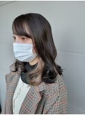【人気メニュー】ベージュイヤリングカラー×ミディアムレイヤー