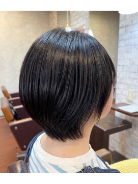 フェリシータ 高槻店(felicita) スライドカットでつくる黒髪丸みショート！