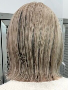 ウィコ 新宿(WICO) milkteabeige×black design [新宿駅/美髪/ピンクブラウン]