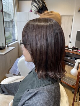 シュヴー 築地(CHEVEUX) オリーブカラー 透明感カラー 切りっぱなしボブ