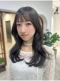 ぱっつん前髪 レイヤーカット ミディアムレイヤー グレージュ