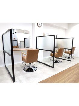 【高槻駅2分】40代・50代からのお悩みに寄り添うサロン。白髪ぼかしハイライトで自然な美しさを引き出す…