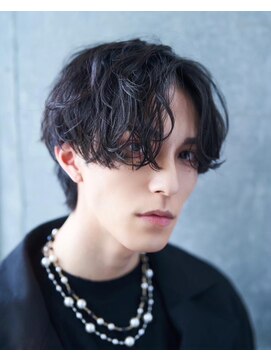 ワンズナゴヤ 名古屋栄店(ONE's NAGOYA) スペインカールスパイキーショートブルーブラックフェザーパーマ