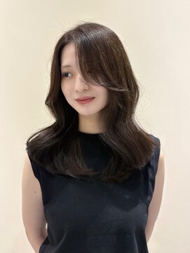 ジーナ 流山おおたかの森(Zina) 自然に流れる顔周りカット