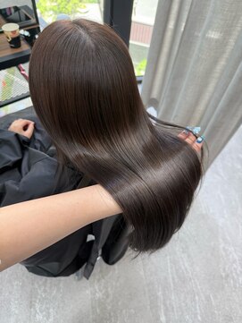 ニューヨーク 稲荷町店 ナチュラル艶ストレート