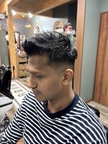 スタンドバーバー 柏(STAND BARBER)&nbsp;MEN’S HAIR/サーフカール/刈り上げセンターパート/柏