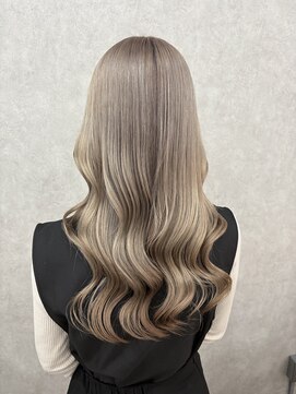 アン(Hair make un) ホワイトベージュ/ミルクティーベージュ/ベージュ/ブリーチ