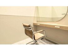 HONORI　艶髪矯正/髪質改善/透明感カラー/ヘッドスパ【ほのり】の雰囲気（落ち着いた空間で髪のお悩みやスタイルも気軽にご相談ください）
