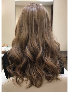 ビアンコ(BlANCO) 【BLANCO】クセを馴染ませるブラウンベージュ（水嶋哲哉）