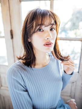 アムール(Amour) 外はねミディ