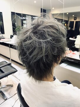 レヴィア(Revia) ウルフ系　ツーブロック