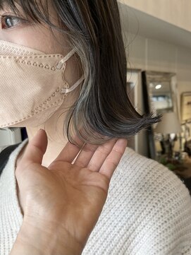 ヘアーデザイン シュシュ(hair design Chou Chou by Yone) 切りっぱなしボブ×インナーシルバーグレーカラー