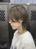 ギークス(GEEKS)&nbsp;【GEEKS渋谷】センターパートウルフ/ナチュラルベージュ/中性的