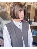前上がりボブ　ハイトーンカラー　ローライト