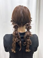 サクララ(Sakura la)&nbsp;ツインあみおろし/結婚式／参列ヘア/お呼ばれヘア