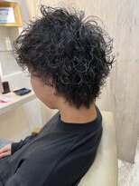ガビーヘアルーブ(gabi hair LOOB) メンズセンターパートウルフカットツイストスパイラルパーマ黒髪
