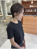 垢抜けショートカット/かきあげ前髪 ハンサムショート 里見美穂