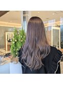 ピンクベージュ