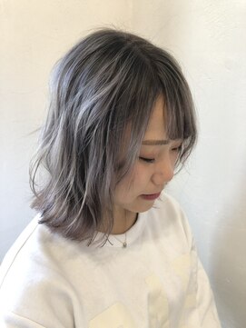 ノイ(noi) ハイトーンシルバーベージュ/ブリーチロング/寒色系