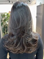 メリー オオサカ(Merly Osaka)&nbsp;くびれレイヤーカット×ダークブラウン