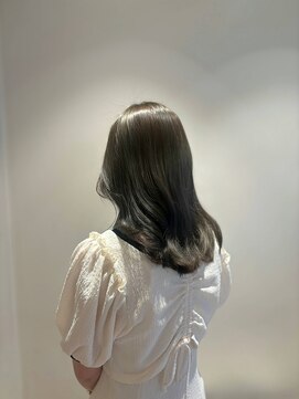 ビジョン 赤坂(vision) 透けるオリーブカラー