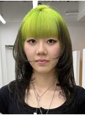 ネオングリーン[新宿駅/ホワイトブロンド/イメチェン/美髪]