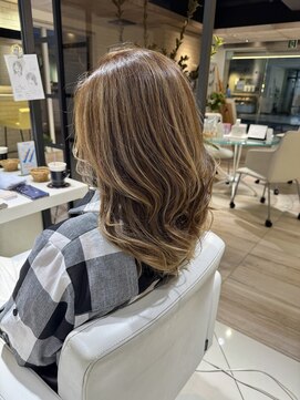 ゼンコー キチジョウジ シェール(ZENKO KICHIJOJI chere) 白髪ぼかしハイライト/ベージュカラー/吉祥寺