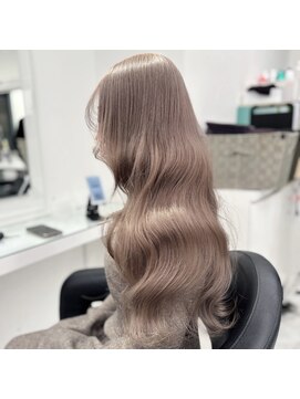 シー 池袋(SHE) ミルクティーグレージュ