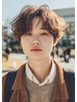 バイエイト(X８)&nbsp;フェザーパーマ/センターパート/ニュアンスパーマ