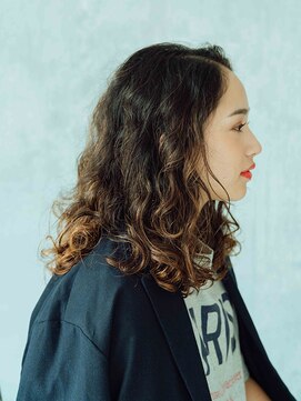 エンネ(enne) enne/パーマ/セミロング