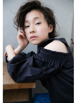 レス 伏見(LESS) ＜LESS＞パーマなしで動く大人ショートボブ