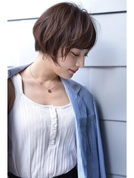 ロロ(ro-ro) plumyイルミナxデザインカラーxローライトxスリークボブ