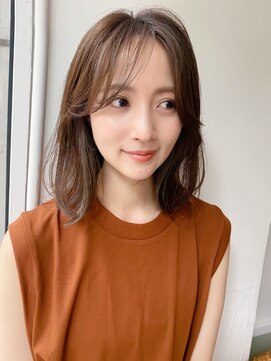 ハニーシブヤ(HONEY shibuya) 【HONEY渋谷】肩で少しはねるミディ×フェザーベージュ