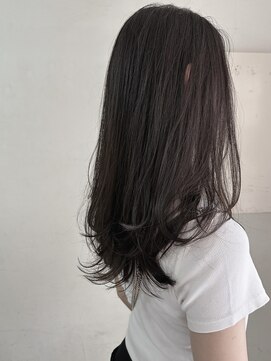 キャンバス バイ ネオリーブ 横浜西口(Canvas by neo.) ロングレイヤーカット 秋ヘア 暗髪 艶髪 ダークグレー 顔周り