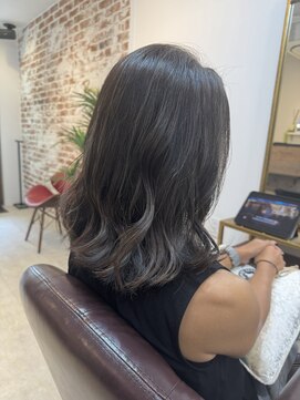 ルウ(Ruu) 白髪ぼかしハイライト