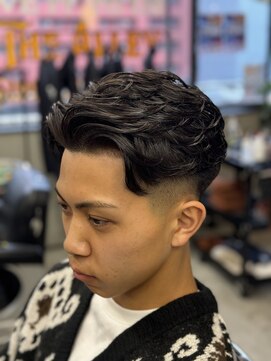 ザ アリー(The Alley) かきあげシチサンパーマ